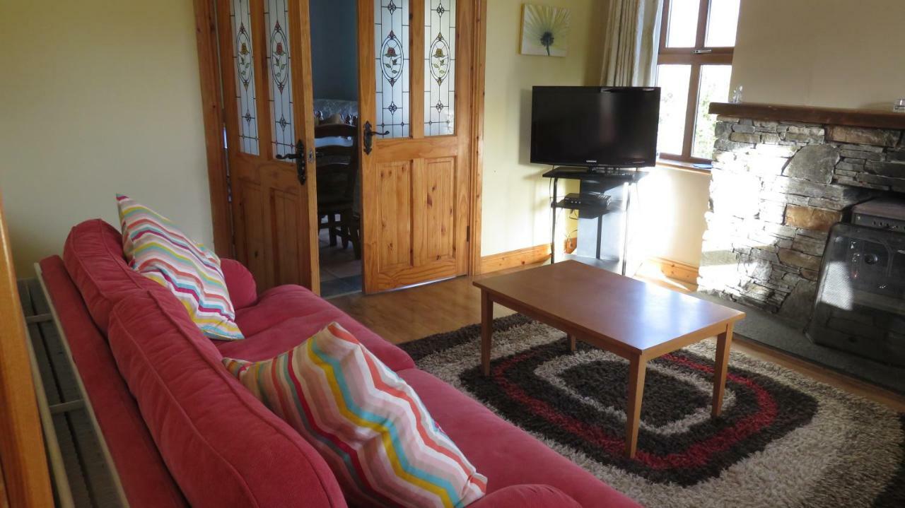 Heatherhill Farm Cottage In Letterfrack Beside Connemara National Park Экстерьер фото